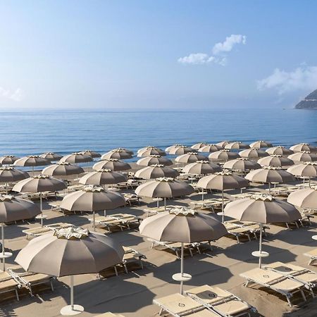 Grand Hotel Spiaggia Αλάσιο Εξωτερικό φωτογραφία