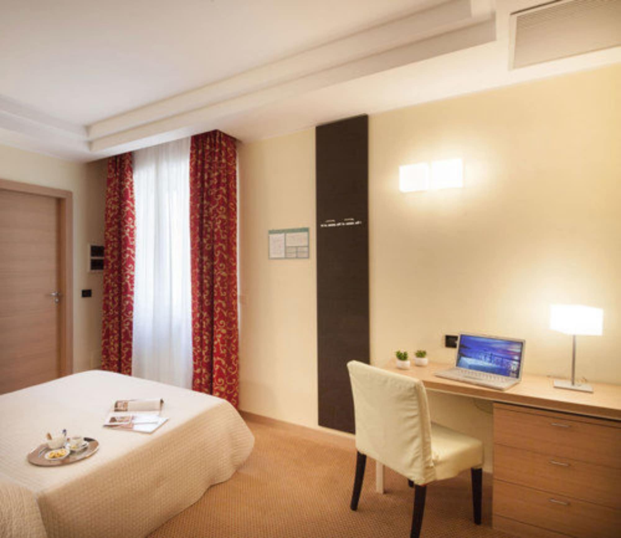 Grand Hotel Spiaggia Αλάσιο Εξωτερικό φωτογραφία