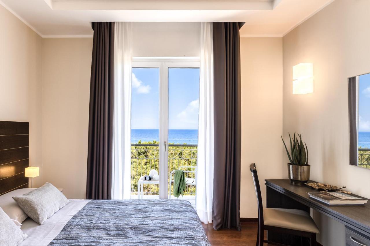 Grand Hotel Spiaggia Αλάσιο Εξωτερικό φωτογραφία