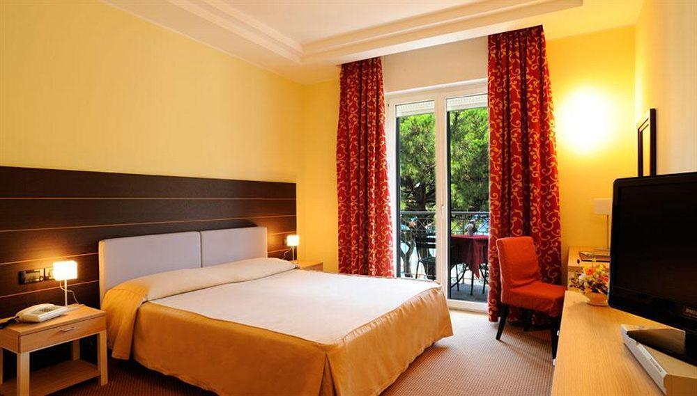 Grand Hotel Spiaggia Αλάσιο Εξωτερικό φωτογραφία