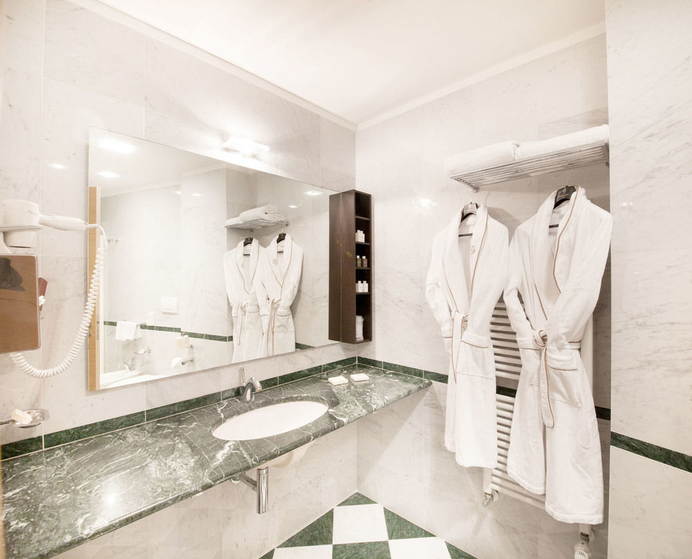 Grand Hotel Spiaggia Αλάσιο Εξωτερικό φωτογραφία