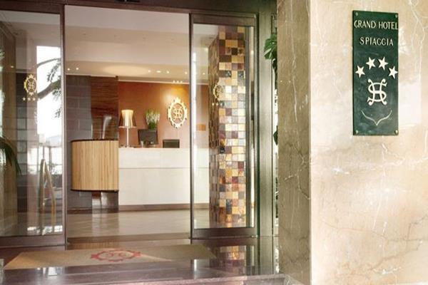 Grand Hotel Spiaggia Αλάσιο Εξωτερικό φωτογραφία