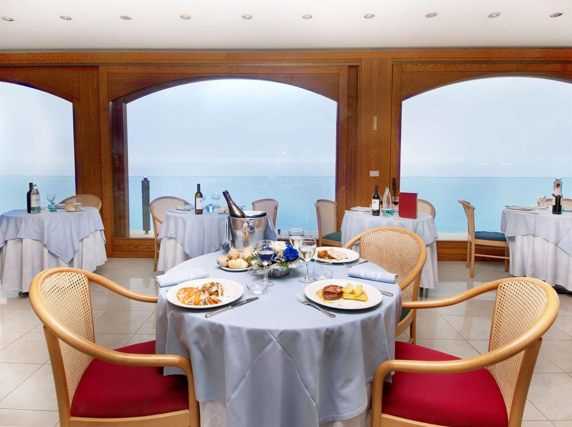 Grand Hotel Spiaggia Αλάσιο Εξωτερικό φωτογραφία